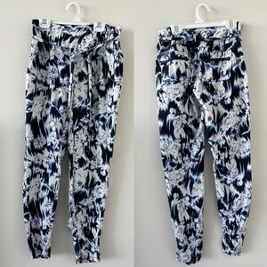 GUESS Blue White Tie Dye Tapered Pants Size 27 Tie Waist Lightweight Casual